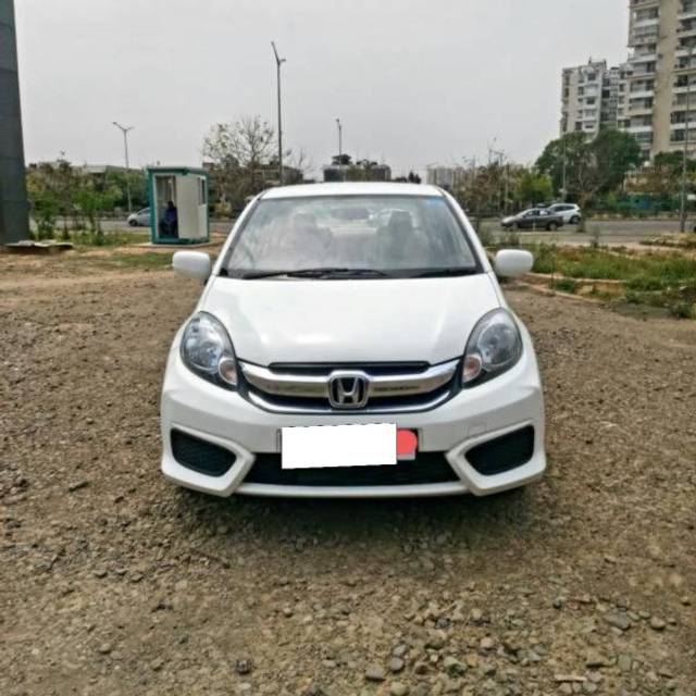 https://images10.gaadi.com/usedcar_image/4227927/original/processed_a8861dce-284c-4165-9211-70f61ad9af4a.jpg?imwidth=6400