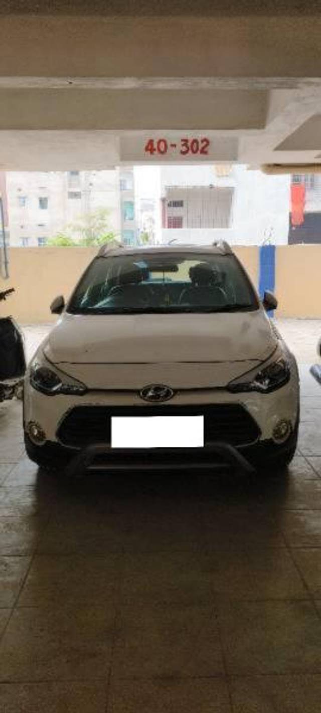 https://images10.gaadi.com/usedcar_image/4227937/original/processed_4da51263-9eed-4d62-b93f-1f331ae2523b.jpg?imwidth=6400