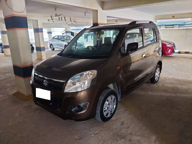 https://images10.gaadi.com/usedcar_image/4228068/original/processed_b3f8a0ad150767d347ad67779a5c6388.jpg?imwidth=6400