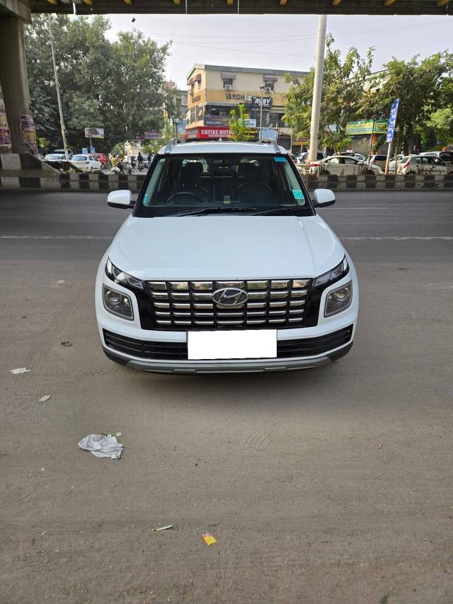 https://images10.gaadi.com/usedcar_image/4228141/original/processed_abe2dcde4096adc2a0f557cbb0a12377.jpg?imwidth=6402