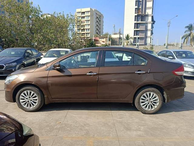 https://images10.gaadi.com/usedcar_image/4228175/original/processed_1dca6c549735f55d1ac310af427b9a22.jpg?imwidth=6402