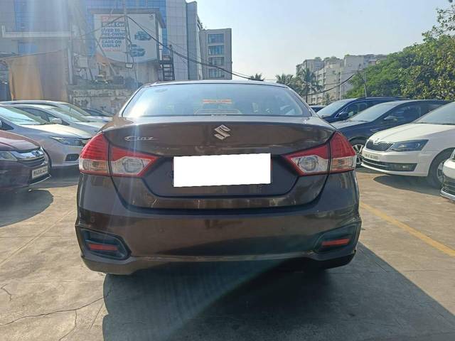 https://images10.gaadi.com/usedcar_image/4228175/original/processed_5de576f87e56dc0c748bffae5808dea5.jpg?imwidth=6401