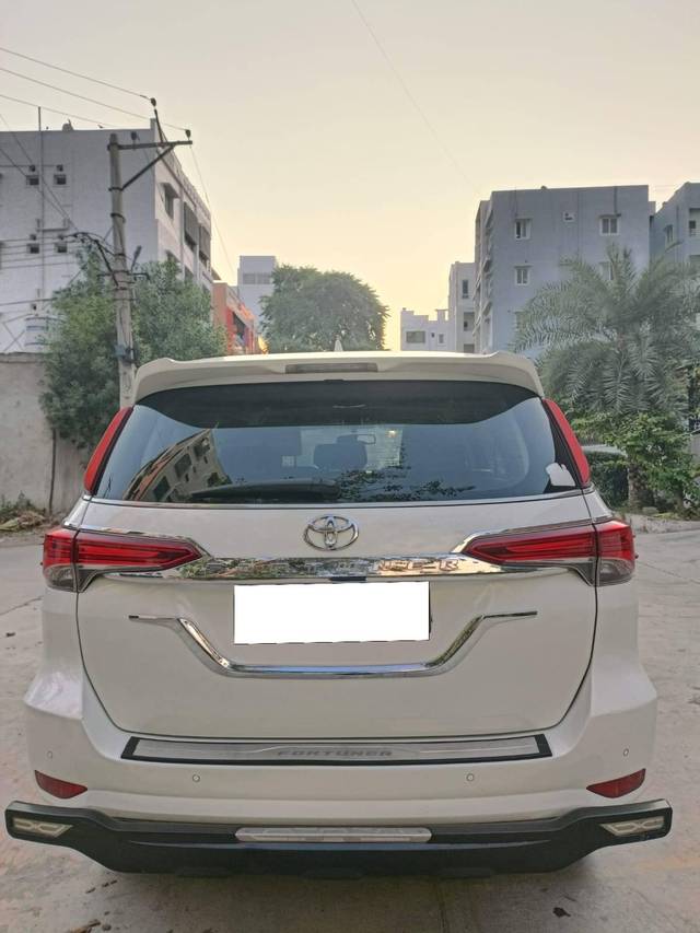 https://images10.gaadi.com/usedcar_image/4228251/original/processed_9cd65794802e1f5836dab0c640ee5802.jpg?imwidth=6402