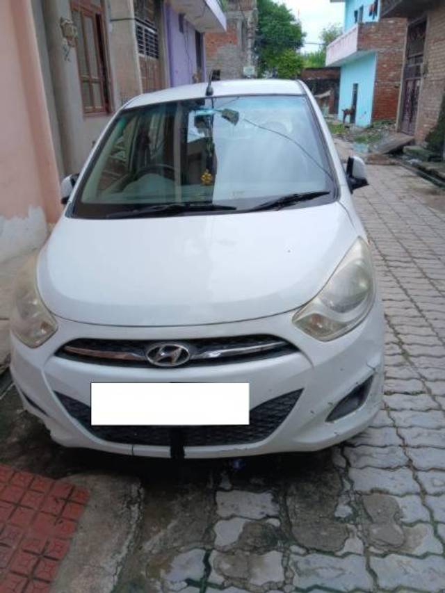 https://images10.gaadi.com/usedcar_image/4228274/original/processed_f0561dbe-fefb-4d6c-a2b8-6b90c01beb4d.jpeg?imwidth=6400