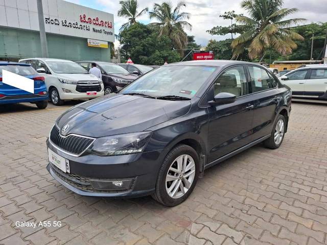 https://images10.gaadi.com/usedcar_image/4228326/original/processed_1fc71585c659f1461fa996133935e725.jpeg?imwidth=6401