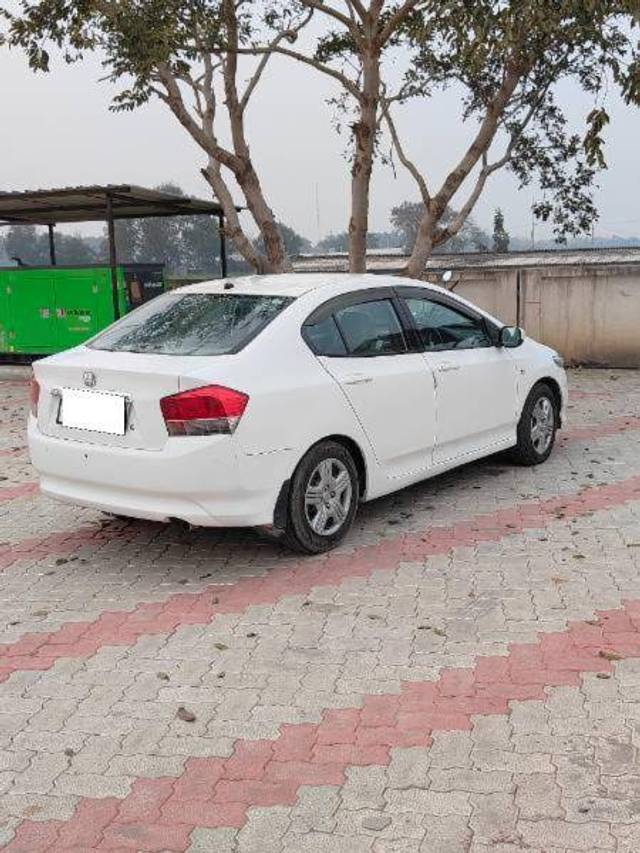 https://images10.gaadi.com/usedcar_image/4228345/original/95ac767bbe97619f993936ed344ccd8c.jpg?imwidth=6401