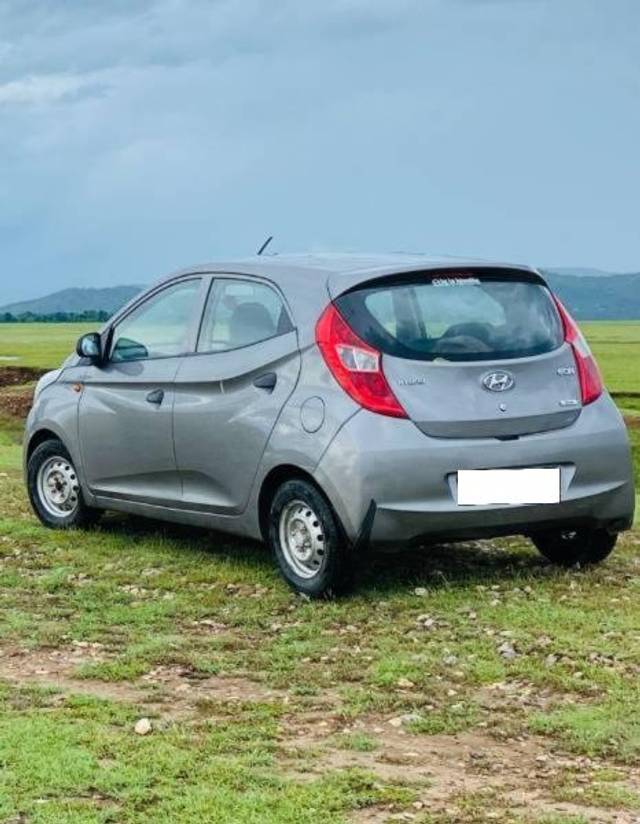 https://images10.gaadi.com/usedcar_image/4228349/original/processed_573fed2a-8a3e-4f7e-90b2-06794e5a1f4d.jpeg?imwidth=6401