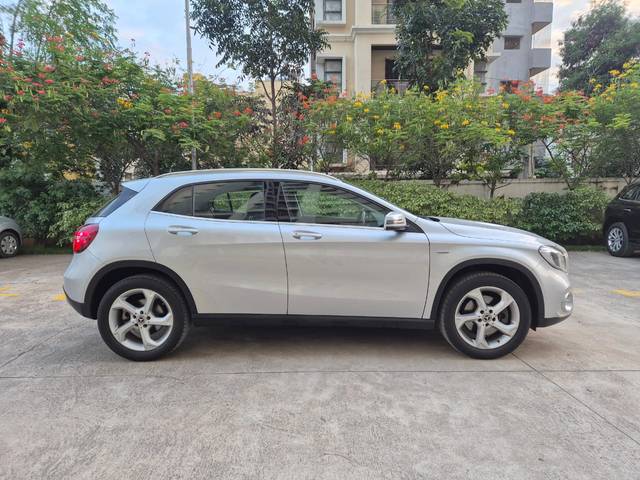 https://images10.gaadi.com/usedcar_image/4228366/original/de20146ebb6658663bb2baa1aac40665.jpg?imwidth=6401