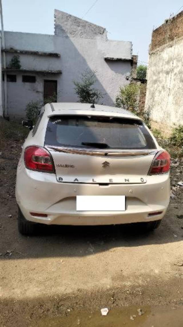 https://images10.gaadi.com/usedcar_image/4228368/original/processed_e9eb77d0-a1f0-4597-9ffb-170e629ec6be.jpg?imwidth=6402