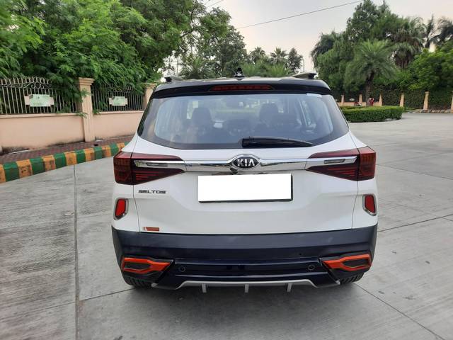 https://images10.gaadi.com/usedcar_image/4228400/original/processed_0cb82dbe7fc2ce0710ad1cdd596a539b.jpg?imwidth=6401