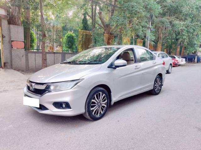 https://images10.gaadi.com/usedcar_image/4228440/original/9a050c7ba3ca17e77e55abe68386009c.jpg?imwidth=6400