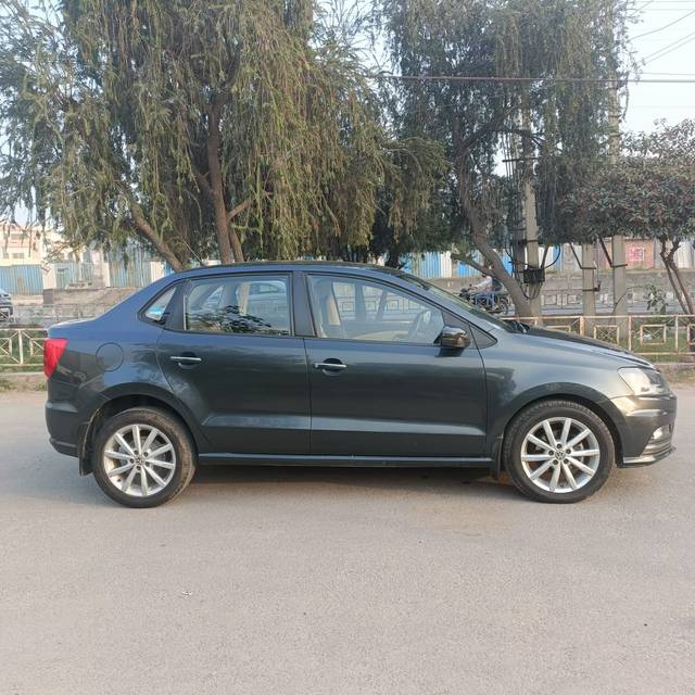 https://images10.gaadi.com/usedcar_image/4228455/original/6666a490e787c9a82c6493baf56e6b27.jpg?imwidth=6401