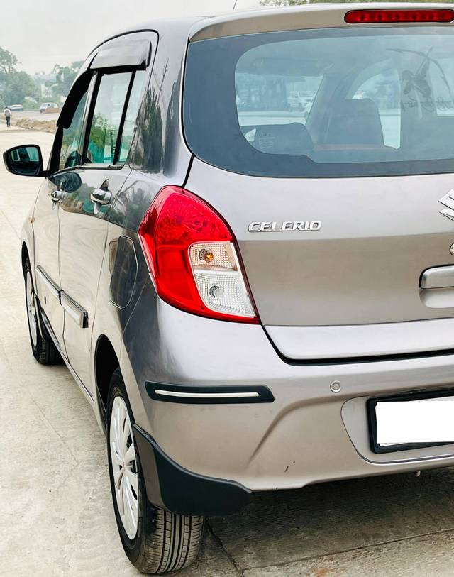 https://images10.gaadi.com/usedcar_image/4228461/original/processed_a0fff3c20cb6270239ea2036e0f29df8.jpg?imwidth=6402