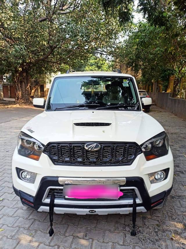 https://images10.gaadi.com/usedcar_image/4228508/original/processed_2a6e8d5fc3403b20291e9b2ed40d4519.jpg?imwidth=6400