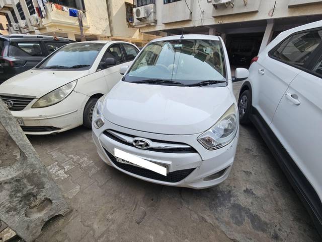 https://images10.gaadi.com/usedcar_image/4228567/original/processed_ee0193df49be9dace4e3cd6b5d44e386.jpg?imwidth=6402