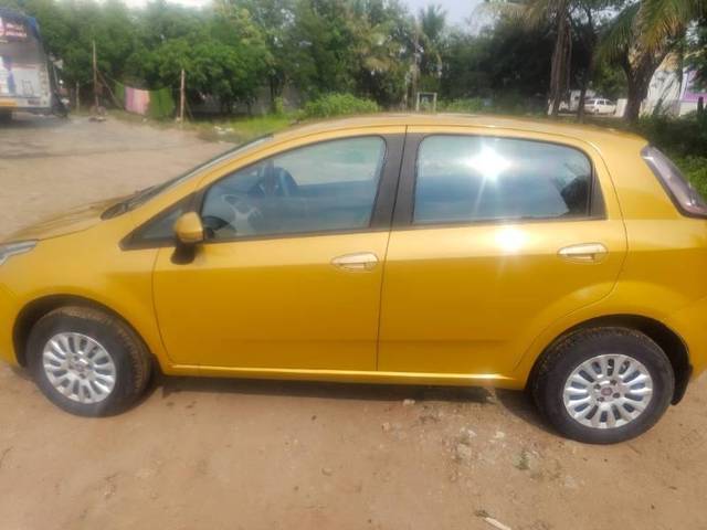 https://images10.gaadi.com/usedcar_image/4228649/original/processed_44feb8b5-ffd5-4664-811d-017f99fc7a57.jpg?imwidth=6401