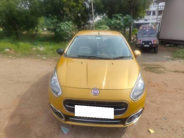 https://images10.gaadi.com/usedcar_image/4228649/original/processed_551a7930-0831-418d-a40a-c392acb540ed.jpg?imwidth=6402