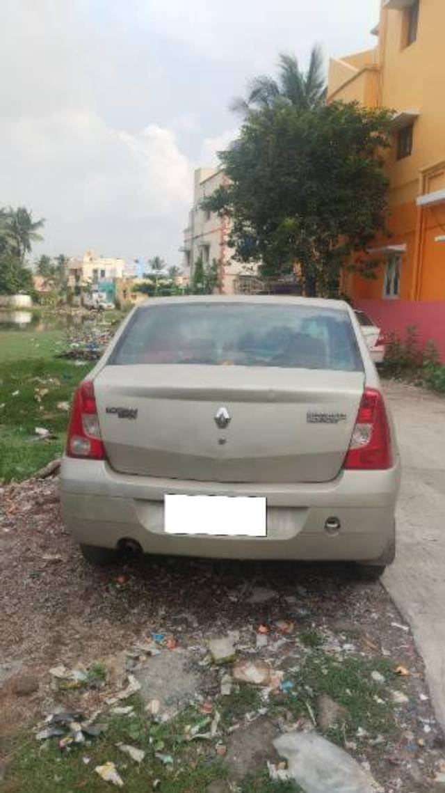 https://images10.gaadi.com/usedcar_image/4228695/original/processed_6ec054bc-f304-4d11-af74-877eb7dc7dce.jpg?imwidth=6402