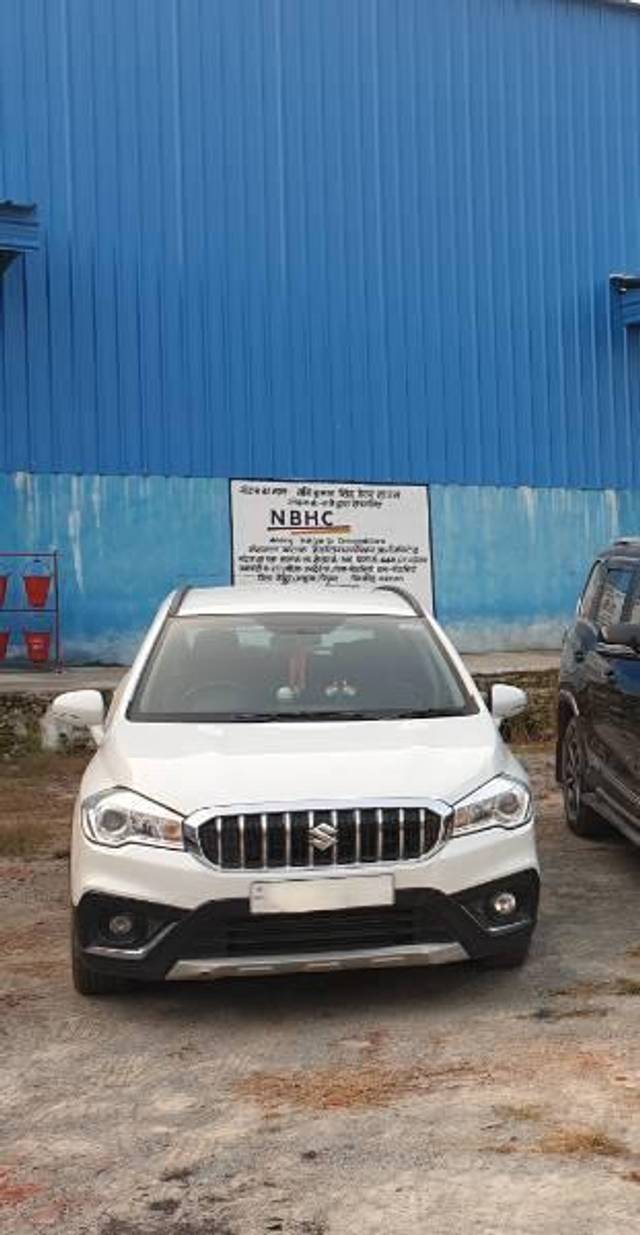 https://images10.gaadi.com/usedcar_image/4228713/original/processed_5ee5272e-524b-47ac-9cba-0116176723a9.jpg?imwidth=6402