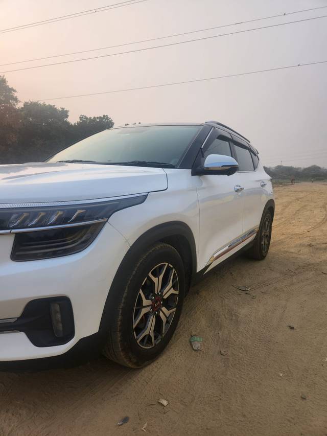 https://images10.gaadi.com/usedcar_image/4228714/original/582fbfc143641ee6783f35e6ab97096a.jpeg?imwidth=6401