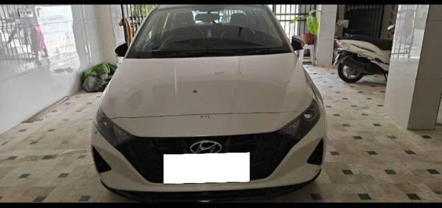 https://images10.gaadi.com/usedcar_image/4228715/original/processed_5b316cd5-c926-4a93-b253-5f3fdd83fadd.jpg?imwidth=6401