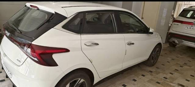 https://images10.gaadi.com/usedcar_image/4228825/original/processed_78563ae9-d919-4910-a6b0-141dbe6a20e8.jpg?imwidth=6402