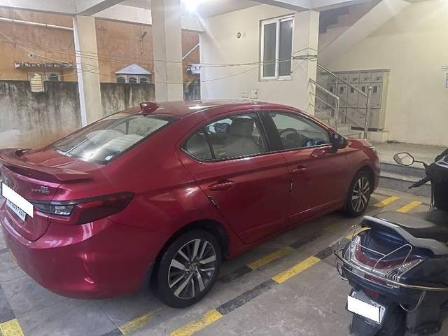 https://images10.gaadi.com/usedcar_image/4228852/original/processed_58e2d559-cfc5-4385-9e3a-b87018bbf6d7.jpg?imwidth=6402