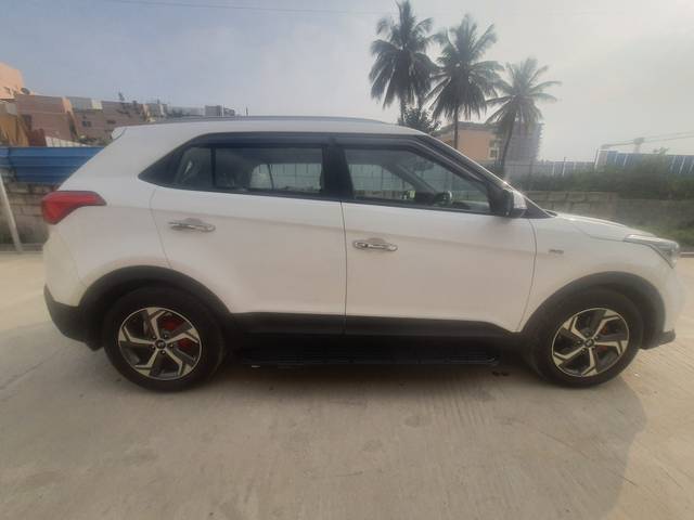 https://images10.gaadi.com/usedcar_image/4228889/original/568fa4e1ef273996e0c52a8e470638b8.jpg?imwidth=6401