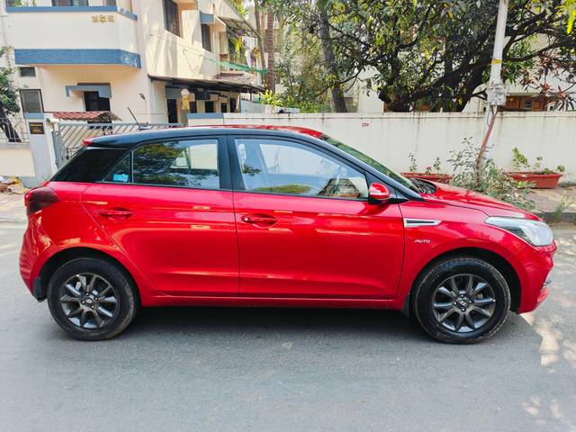 https://images10.gaadi.com/usedcar_image/4228891/original/processed_227c22b2862940bfdf80b4a3b3324612.jpg?imwidth=6401