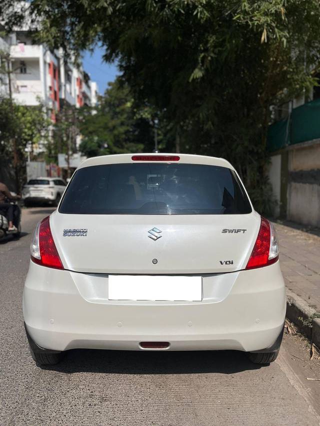 https://images10.gaadi.com/usedcar_image/4228906/original/processed_b85644d9aebc15b601ffc95f2d5da182.jpg?imwidth=6401