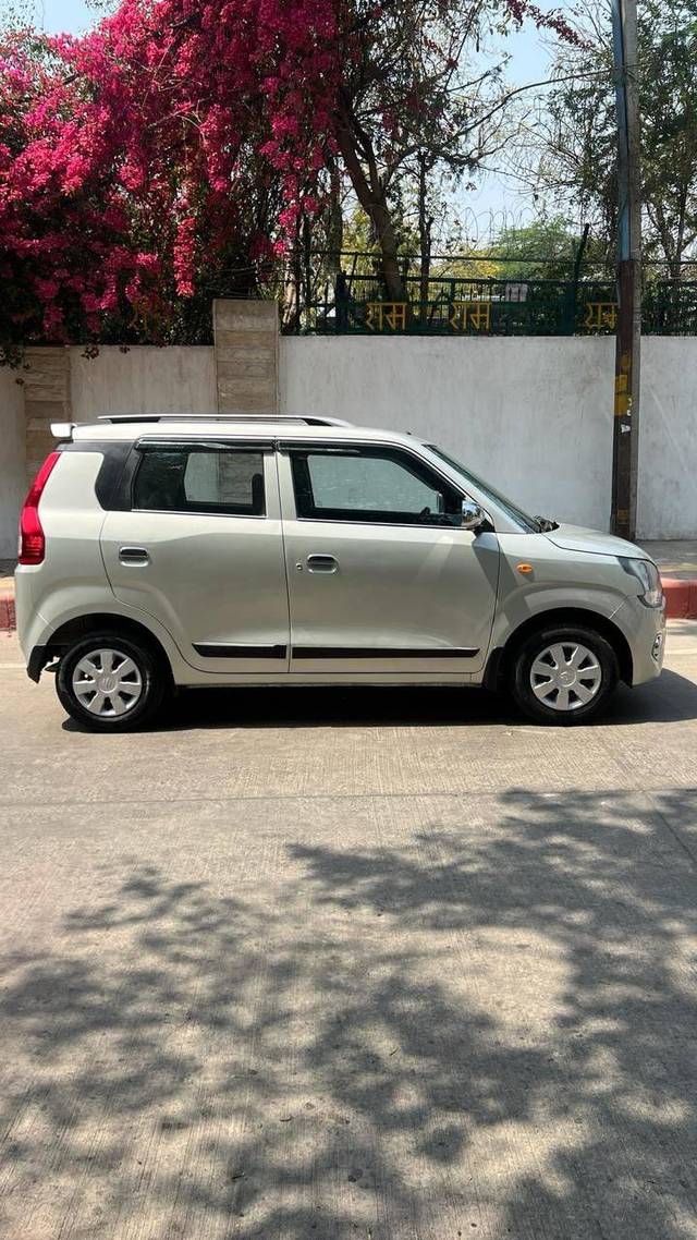 https://images10.gaadi.com/usedcar_image/4228921/original/processed_308ef9cfeb3f6285ea9ceb5a5cd932ca.jpg?imwidth=6401