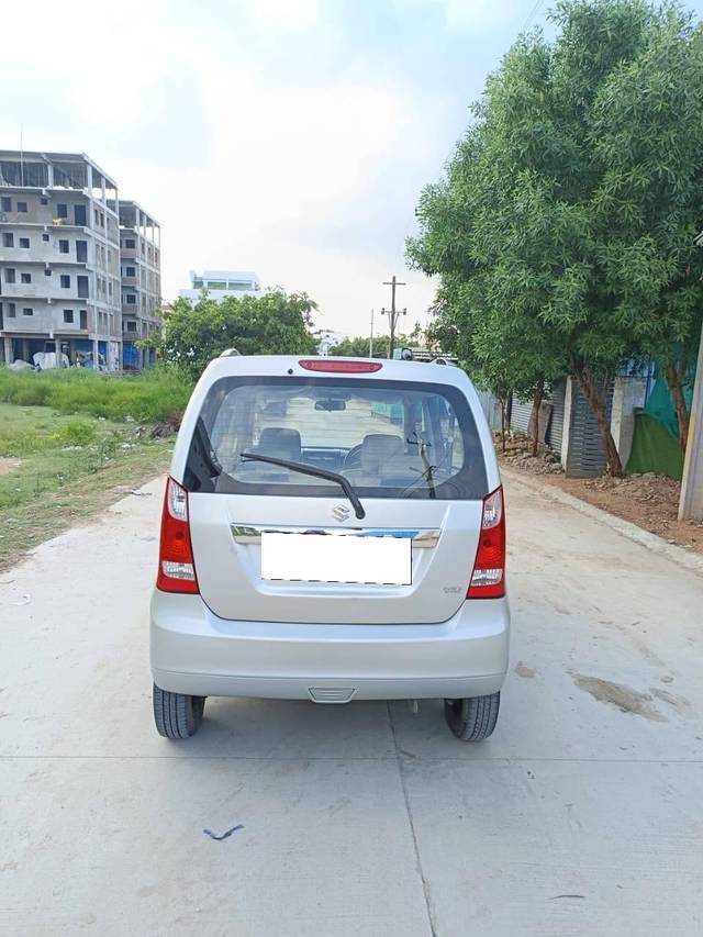 https://images10.gaadi.com/usedcar_image/4228945/original/processed_9a0c877d3180fafd8213188f17582094.jpg?imwidth=6402