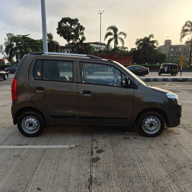 https://images10.gaadi.com/usedcar_image/4228954/original/7e0d15d04355ed3d537cd7e83de6374b.jpg?imwidth=6401