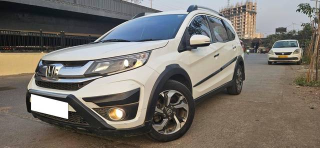 https://images10.gaadi.com/usedcar_image/4228970/original/processed_c7c72ae7f29f093ba782c40695f71675.jpeg?imwidth=6400