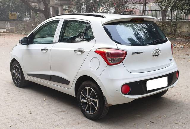 https://images10.gaadi.com/usedcar_image/4228997/original/processed_875d75d8b2c3640d0b890894c5844142.jpg?imwidth=6402