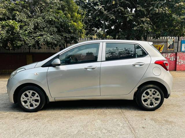 https://images10.gaadi.com/usedcar_image/4229019/original/processed_ced2e51dbb9b6fffbb930648031e6d9b.jpg?imwidth=6400