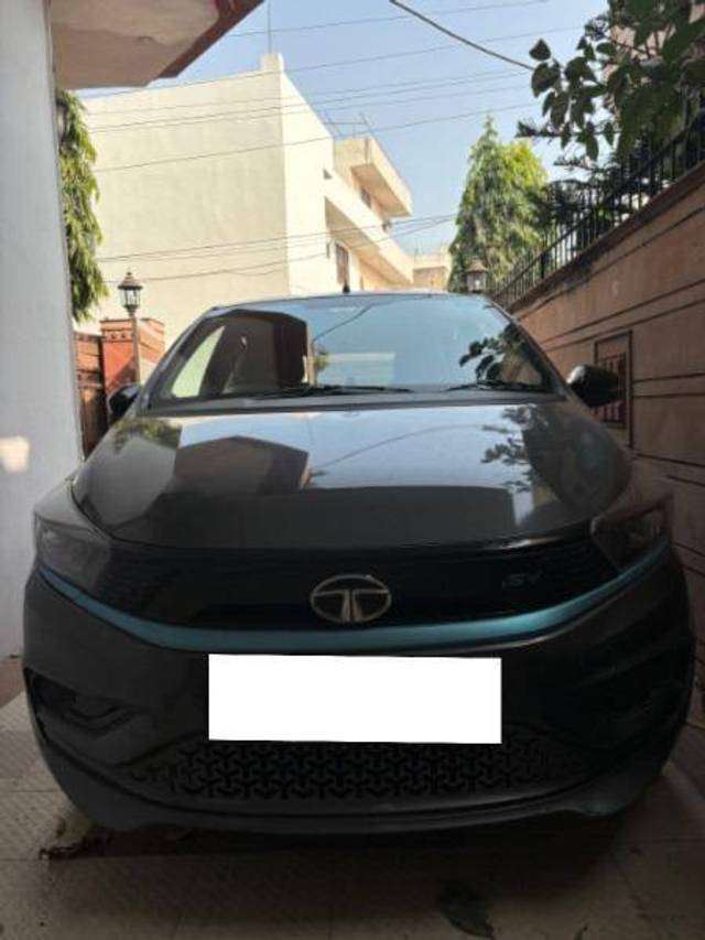 https://images10.gaadi.com/usedcar_image/4229033/original/0e77bc9554eee0070681dc9a1d9a0ce6.jpg?imwidth=6400