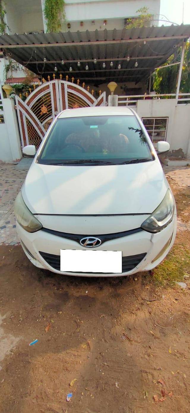 https://images10.gaadi.com/usedcar_image/4229049/original/5ba6e806085e038a55768afc7bace434.jpg?imwidth=6402