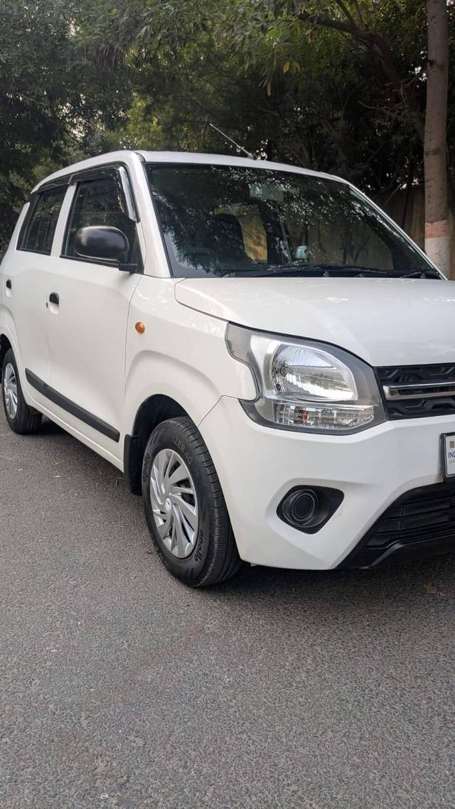 https://images10.gaadi.com/usedcar_image/4229110/original/processed_03941d552bb5f6af2fa83f2eacb5d2ca.jpg?imwidth=6400