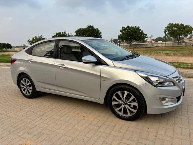 https://images10.gaadi.com/usedcar_image/4229127/original/processed_3564fefe23131c4b1a8ac44ac1113889.jpg?imwidth=6400