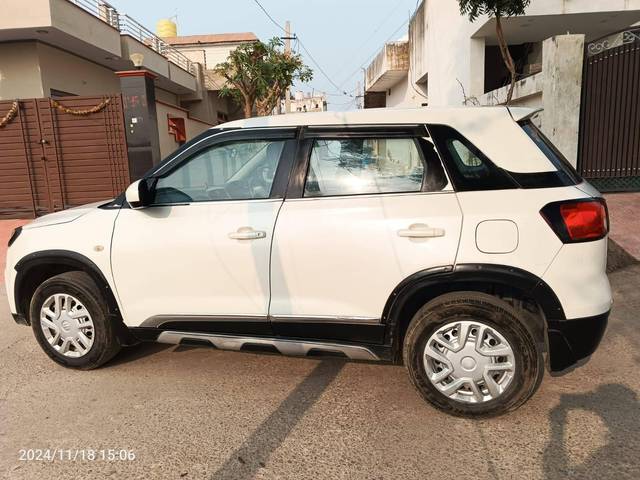 https://images10.gaadi.com/usedcar_image/4229136/original/processed_49d5ab28f474626e83278770642973bd.jpg?imwidth=6402