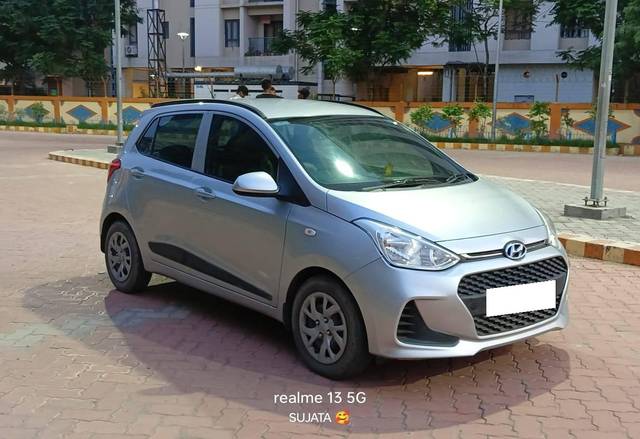 https://images10.gaadi.com/usedcar_image/4229163/original/processed_412fef8fb7df51aed8368a1bb874b66f.jpg?imwidth=6400