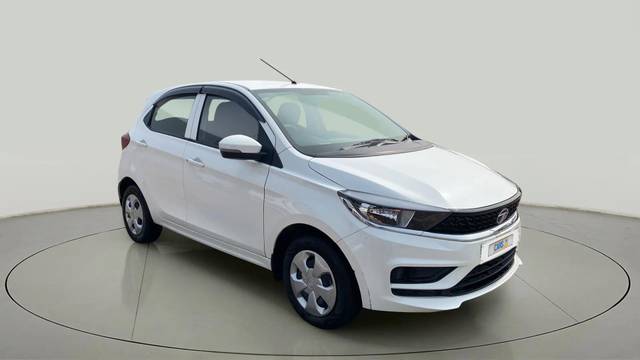 https://images10.gaadi.com/usedcar_image/4229176/original/5bf5ac6119bed3b91d76e9091290d6aa.jpg?imwidth=6400