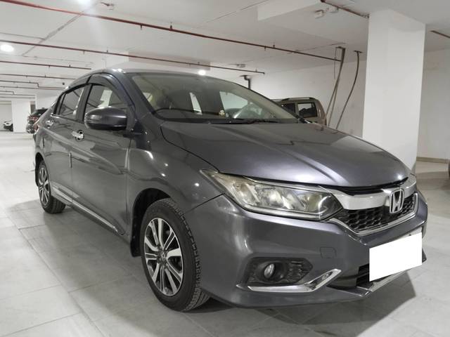 https://images10.gaadi.com/usedcar_image/4229194/original/processed_2c627f941b42ee97548466e2bd122ab2.jpg?imwidth=6400