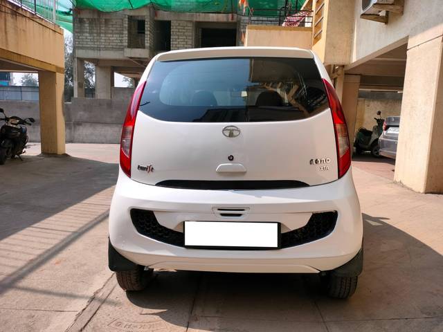 https://images10.gaadi.com/usedcar_image/4229259/original/processed_1559a04df20aa8dddb63cfa72c8738cf.jpg?imwidth=6402