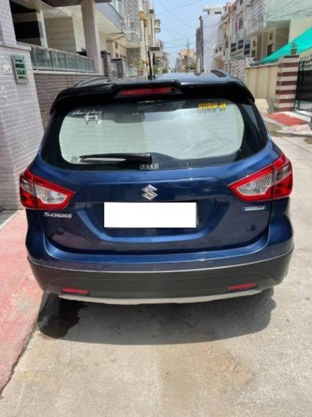 https://images10.gaadi.com/usedcar_image/4229265/original/processed_999432af-90cf-40ab-bee3-605a1e38fcee.jpeg?imwidth=6401