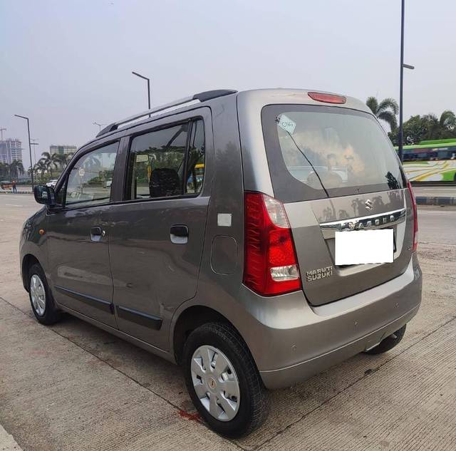 https://images10.gaadi.com/usedcar_image/4229301/original/processed_a0427c67f664c51d7a915853ebc8127d.jpg?imwidth=6401