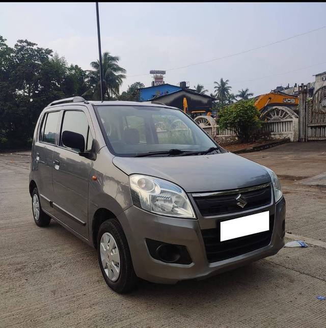 https://images10.gaadi.com/usedcar_image/4229301/original/processed_c0a19c76b8ef2aaf92c1ef1688e456ec.jpg?imwidth=6400