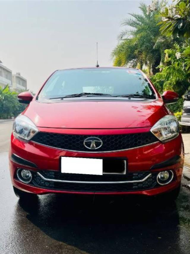 https://images10.gaadi.com/usedcar_image/4229327/original/processed_480649eb-d49b-4042-80bd-14c27367c75d.jpg?imwidth=6400