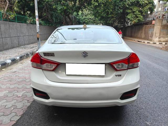 https://images10.gaadi.com/usedcar_image/4229351/original/processed_27331be34a8be7c41f3a44898ac00f15.jpeg?imwidth=6401